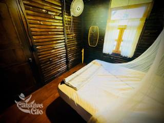 The Monkey Cabin, Walk to the beach! - 3