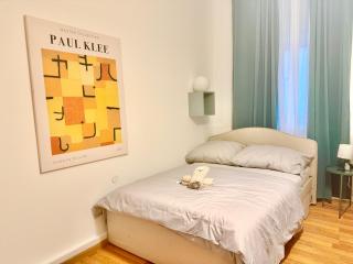 Spacious Ground Floor Apartment near Center - 2