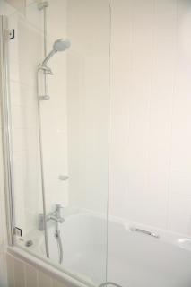 Spacious Double Room with Private Bathroom in Quiet Area Easy Access to Victoria & London Bridge - 5