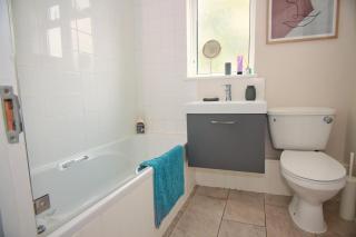 Spacious Double Room with Private Bathroom in Quiet Area Easy Access to Victoria & London Bridge - 7