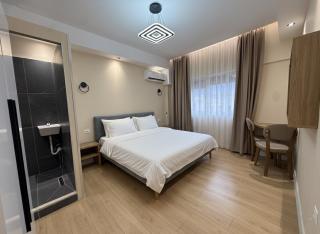 Prime Location - shared Bath - 8