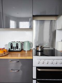 Modern Dog-Friendly Apt Beside Beach- West Beach 1 - 8