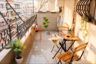 Designer Chic Central 2BR Apartment With Balcony - 5