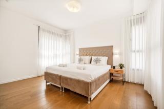 Insane 5BR Luxe Penthouse with Jacuzzi by the Shuk - 9