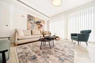 Insane 5BR Luxe Penthouse with Jacuzzi by the Shuk - 8