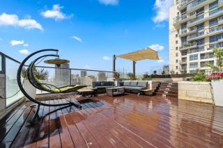 Insane 5BR Luxe Penthouse with Jacuzzi by the Shuk - 5
