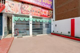 SPOT ON by OYO Shubh Milan - 1