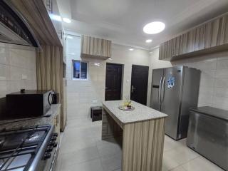 Pavilion Luxury 4bedroom duplex - 8