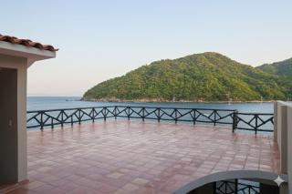 Casa Azul, Oceanfront Estate with Rooftop Deck - 4