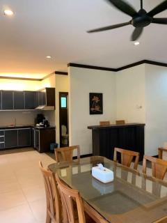 Eds Hot Spring Villa's - 3