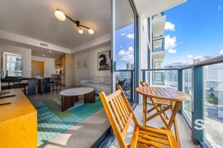 Modern and Cozy Condo - Rooftop pool & Gym - 4