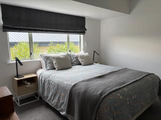 Seaview on Sealy Apartment - 4