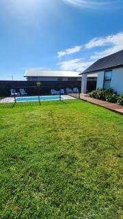 Relaxing coastal home with pool and spa - 2