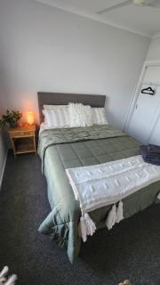 Relaxing coastal home with pool and spa - 9