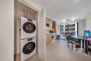 Spacious & Elegant 1BD Apt in Miami - 3