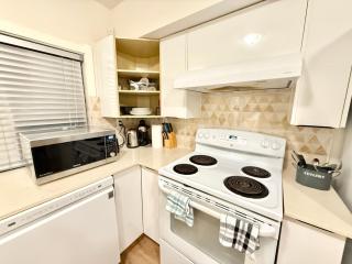 Private Guest Suite, Two Parking Spaces - 5