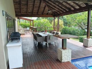 The Oasis Bukura - Beautiful Beachfront Villa - 4