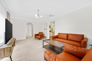 Prime Location 3BR Family Home 3-Min Walk to Shops - 6