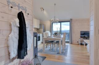 Modern Apartment With 3 Bedrooms And Stunning View - 6