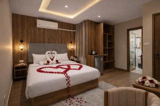 Golden Pyramids Crown - Cairo - 6