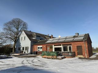 Moderne Doppelhaushälfte mit Garten & Terrasse I Free Wifi I Free Parking - 7