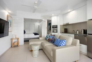 Elegant Modern Coastal Escape Steps from Noosa Main Beach - 0
