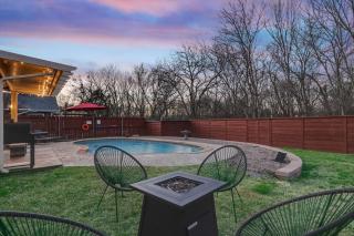 Glamorous 4BR 2B Home with Pool Game Room & Fire Pit - 6