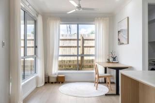 Modern 4-Bedroom Home in Pallara - Free Parking Close to Brisbane - 8