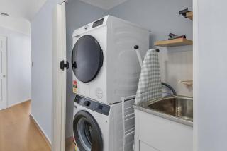 Kings Beach Ocean Views Apartment - 1