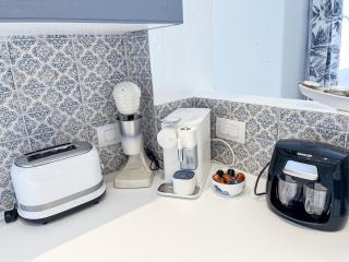 Reginas Studios & Apartments- Blue Flower apartment - 3