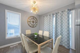 Large Overland Park Getaway 4 KING beds 3 Bath Sleeps 10 - 5