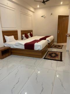 Hotel Golden Galaxy - 1