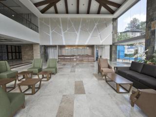 Newtown Plaza Hotel - 8