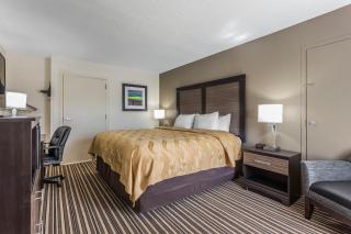 Quality Inn Aberdeen - 1