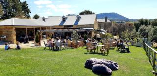 King Bed Studio in the Heart of Richmond - 6