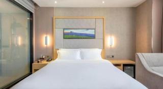 Lavande Hotels Guangzhou Jiahe Wanggang Metro Station Junhe Avenue - 1