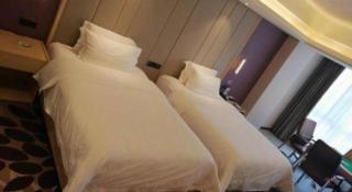 Lavande Hotels· Yueyang Linxiang Zhongfa - 4