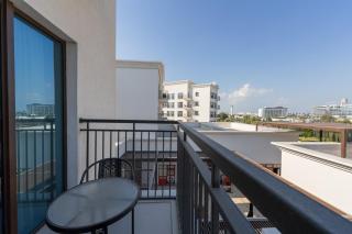 Luxe Studio Escape at Yas Golf Collection - 7