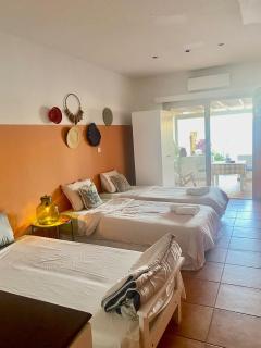 Blue Peter Apartments - 9