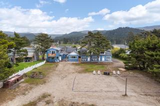 Ocean Front Rockaway Beach 1 Bedroom Condo - 1