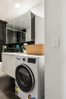 Spectacular Views Southbank Gym, Pool, Balcony - 5