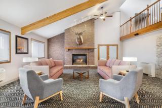 AmericInn by Wyndham Valley City Conference Center - 6