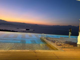 Golden Bay corner suite 2 bedroom 85m2 Free airport pick up - 1