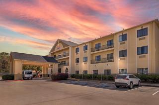 Comfort Suites Bush Intercontinental Airport - 3