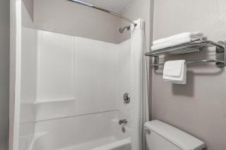 Days Inn by Wyndham Charleston WV - 6