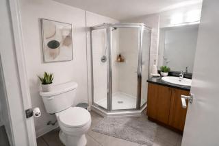 Spacious 2 Bedroom Suite Steps from Yaletown - 2