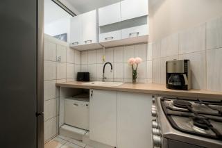 Functional Apartment with a View of the City in a Quiet Area of Wrocław by Noclegi Renters - 6