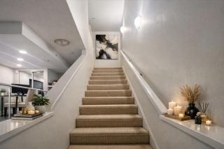 Spacious 2 Bedroom Suite Steps from Yaletown - 3