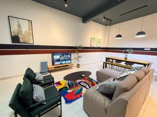 R3troHouse3 4BR 14PAX Near188Tower, HTTA, In Town - 9