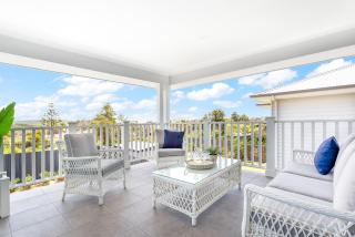 Eastport - Luxury Beach Retreat with Pool & Views - 4